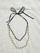 Collier perles blanches et noires