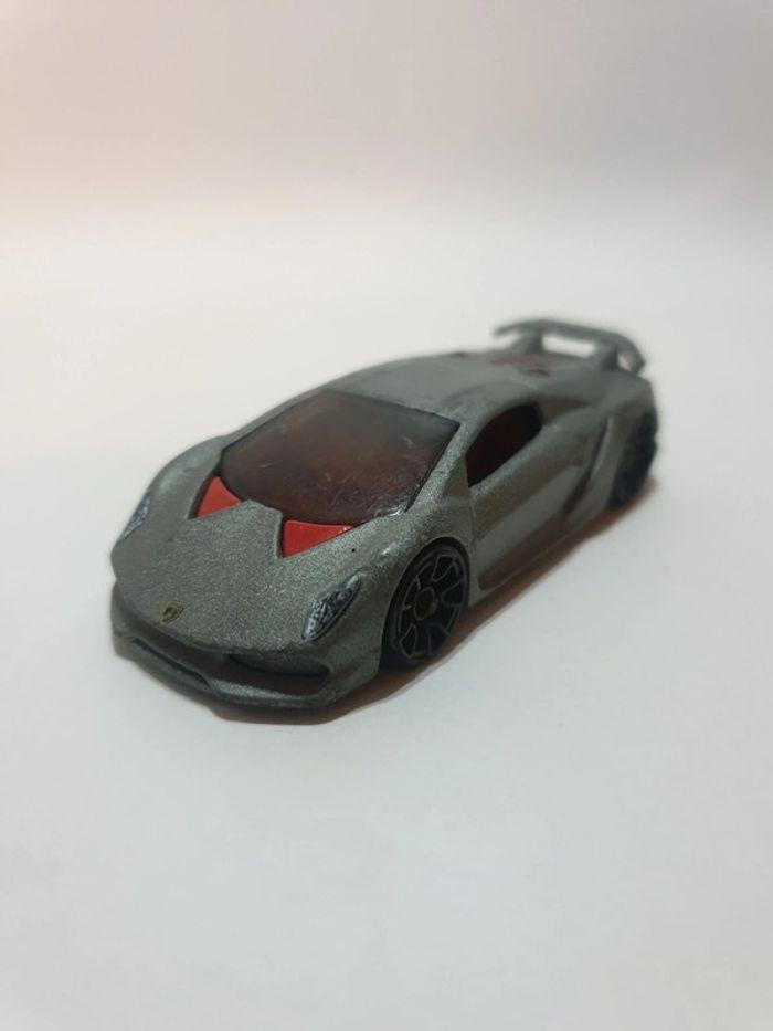 Hot Wheels 2013 Lamborghini Sesto Elemento Grise - 1/64 - photo numéro 1