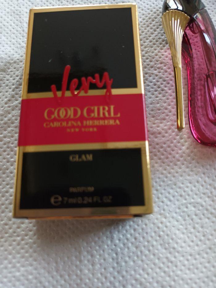 Miniature de parfum Very Good Girl Glam Carolina Herrera - photo numéro 3