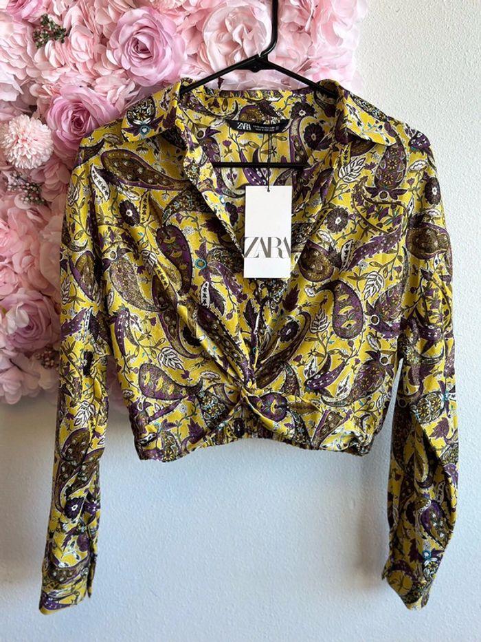 Chemise Zara neuve imprimée cachemire paisley jaune et violet, taille XS - photo numéro 1