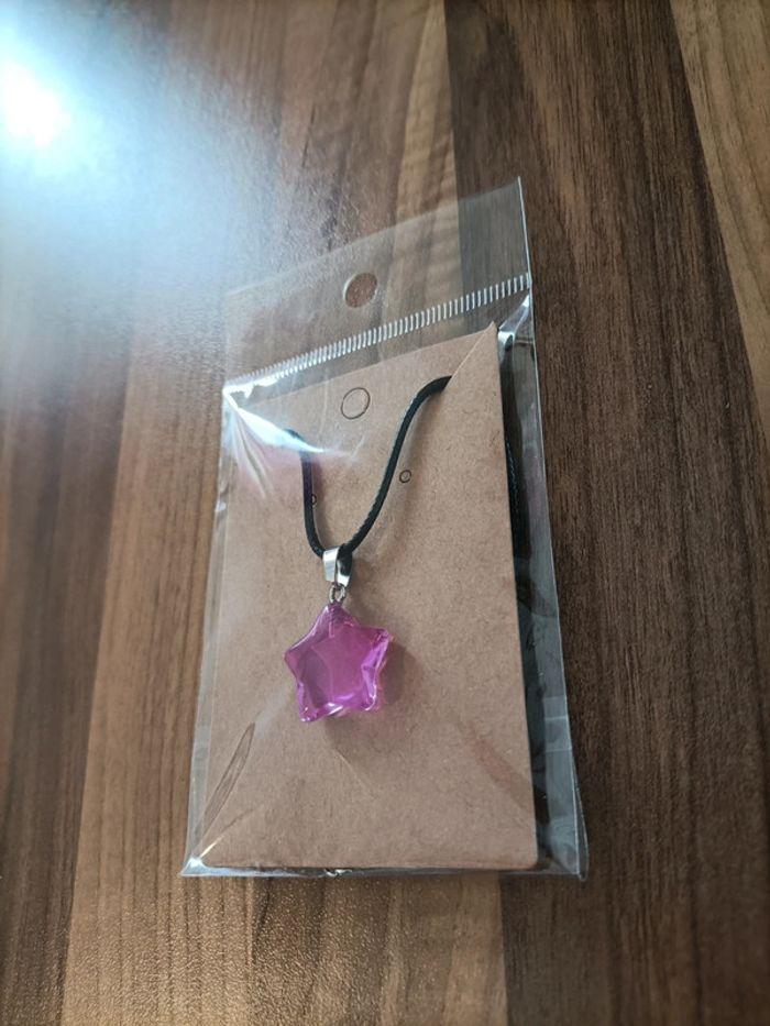 Collier neuf pendentif pierre en étoile rose - photo numéro 2