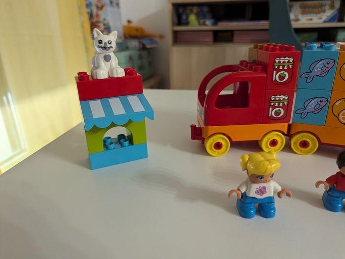 Lego Duplo marchand avec camion - photo numéro 2