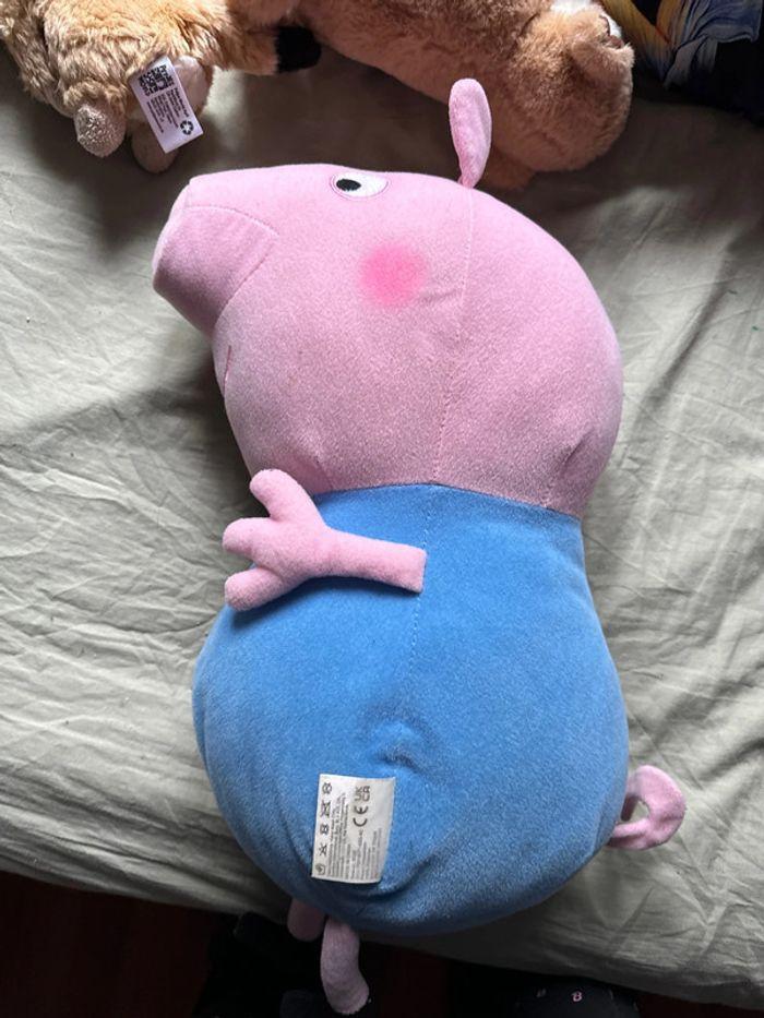 Grosse peluche george le frère de peppa pig - photo numéro 2