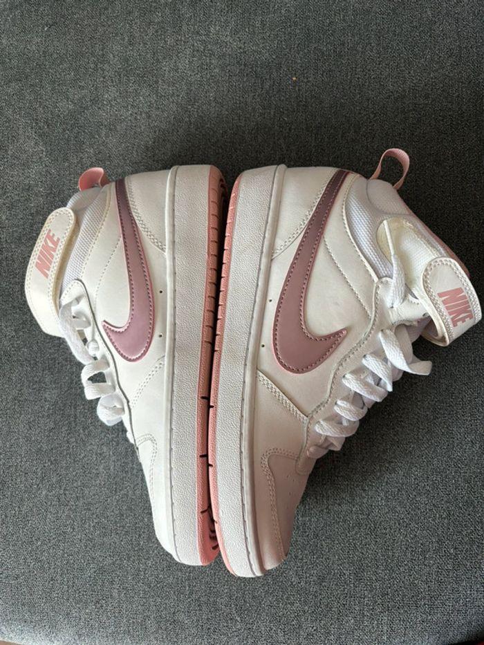 Chaussures nike montante rose et blanche - photo numéro 4