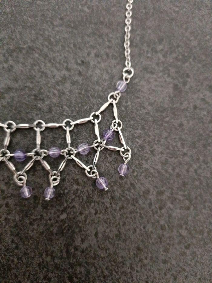 Collier acier et perles violettes - photo numéro 3