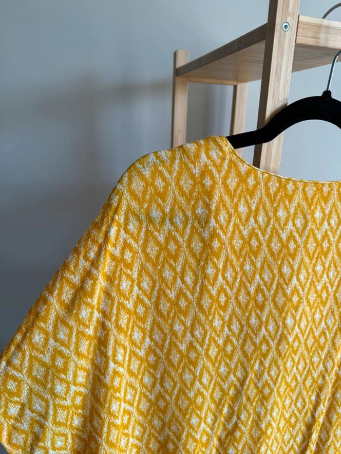 Top poncho Gémo motifs jaunes Taille 42 - photo numéro 8