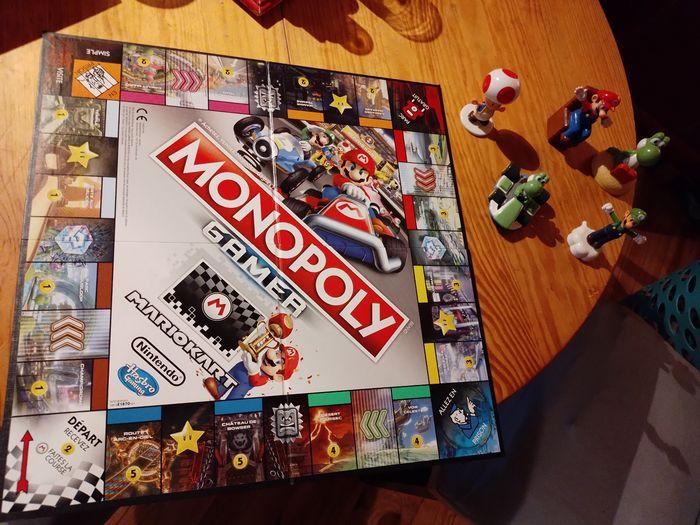 Jeu  monopoly mario kart avec des figurines en plus  35€ - photo numéro 1