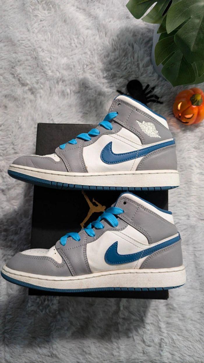 Nike Air Jordan 1 Mid - Taille 36.5 - Bleu Royal/Gris Clair - photo numéro 3