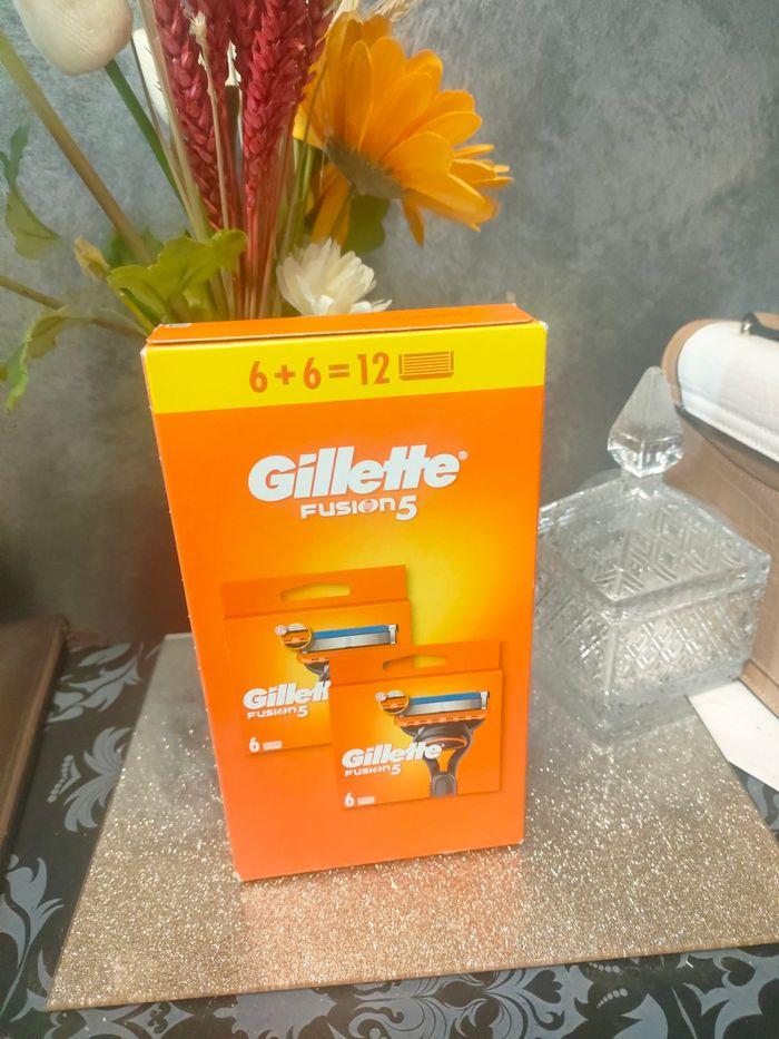 Le paquet 12 lames Gillette fusion 5 neuf. - photo numéro 7