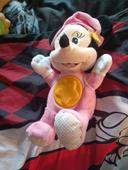 Mon doudou lumineux musical Minnie Clementoni