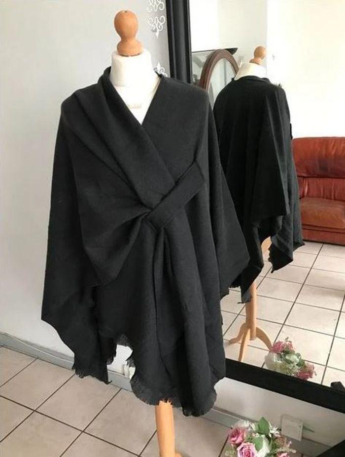 Poncho chaud ultra doux noir 🌹 - photo numéro 1