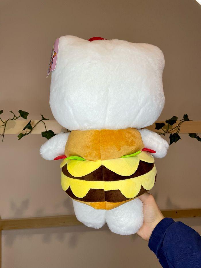 Peluche Hello Kitty déguisement Hamburger - photo numéro 5