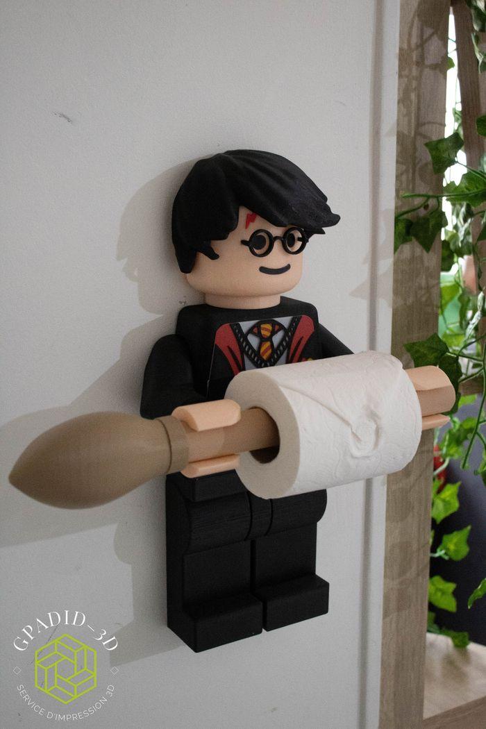 Dévidoir de papier toilette ou simple décoration murale dans un style Lego - photo numéro 1