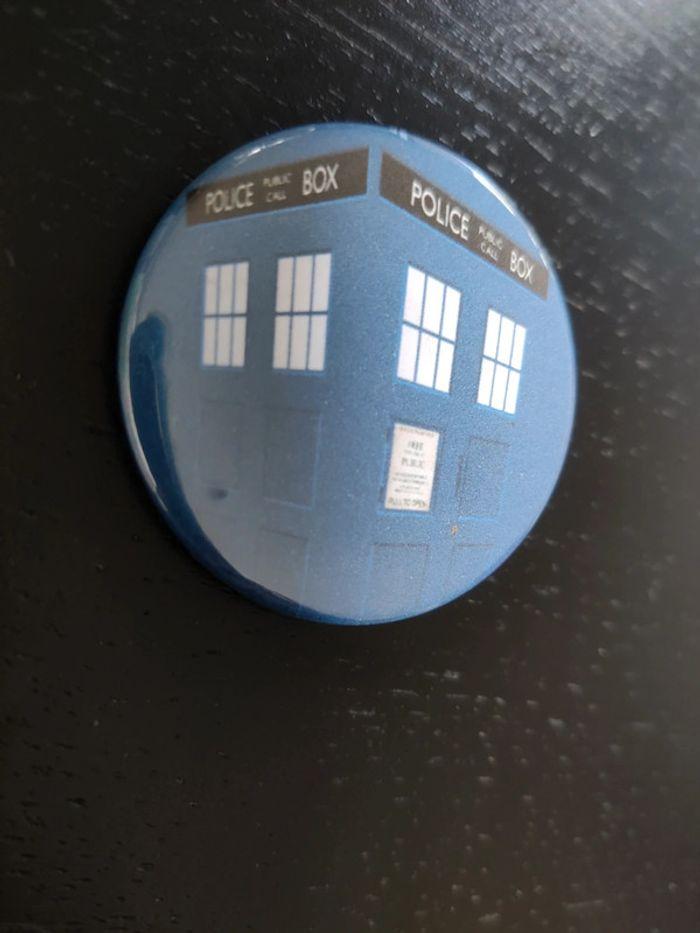 Badge doctor who - photo numéro 1