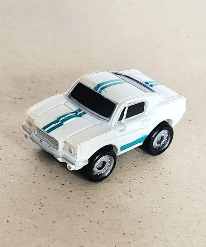 Micro machines Galoob - Ford Mustang blanche - photo numéro 2