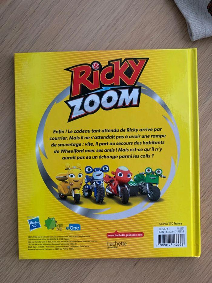 Livre Ricky Zoom - photo numéro 3