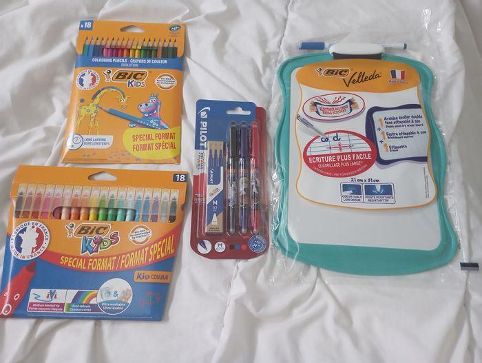 Lot 4 PCS fournitures scolaires Bic et PIlot neufs 12€ - photo numéro 1