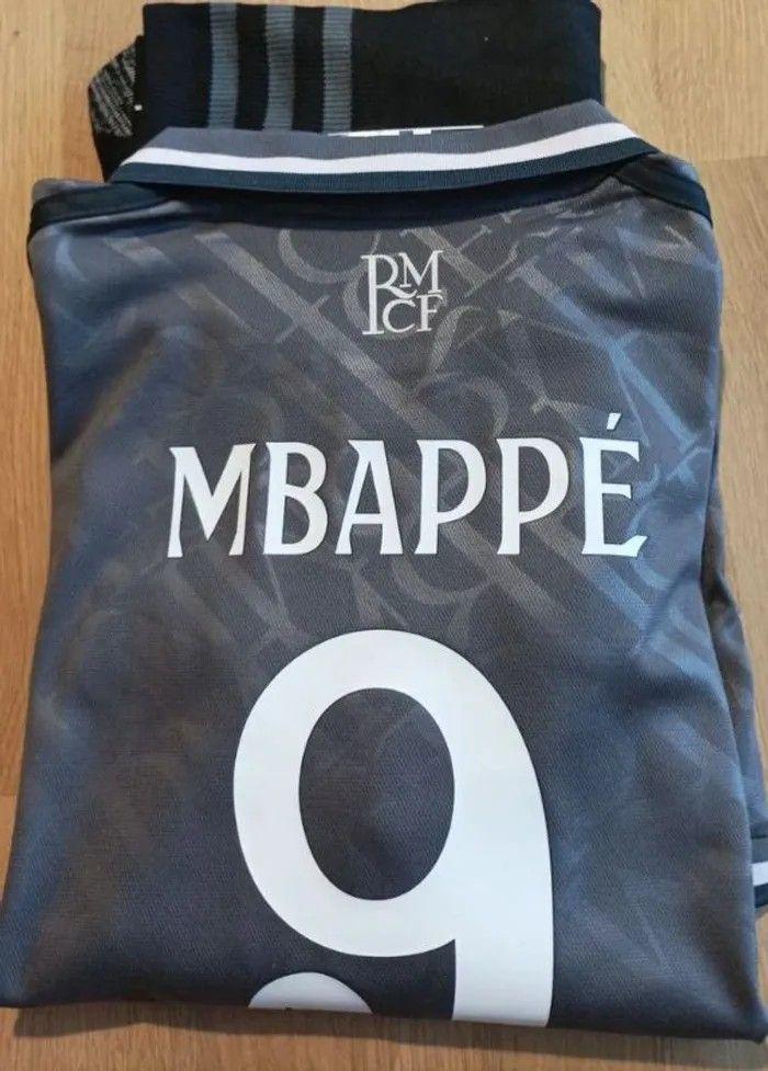 Maillot Mbappé Real de Madrid taille 12 ans modèle 2025 gris graphite - photo numéro 4