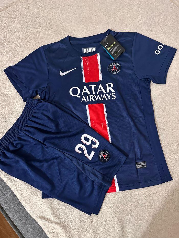 Ensemble pour enfants PSG BARCOLA 2024/2025 - photo numéro 2