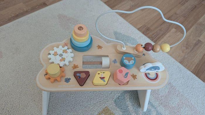 Petite table d'apprentissage bébé - photo numéro 1