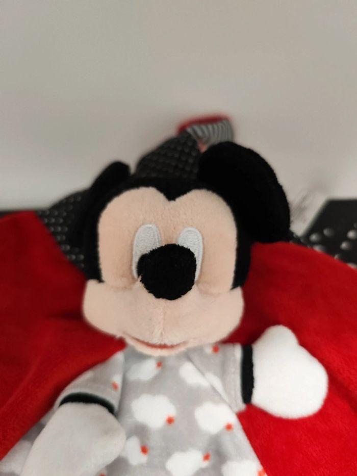 Doudou mouchoir mickey mouse - photo numéro 3