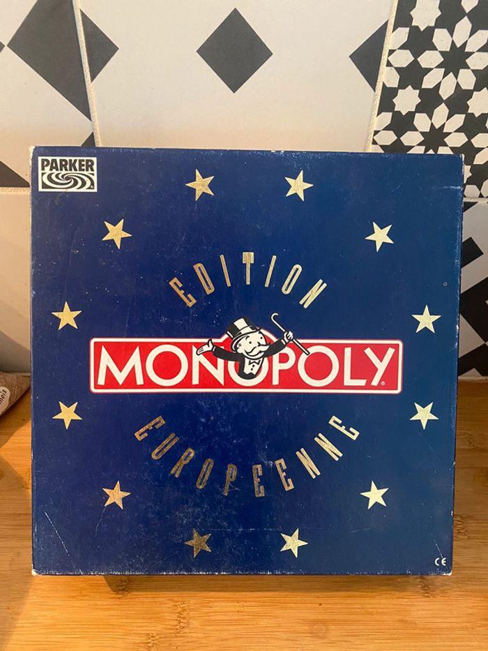 Monopoly édition européenne annees 80’ - photo numéro 1