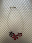 Collier fleur rouge /bordeau