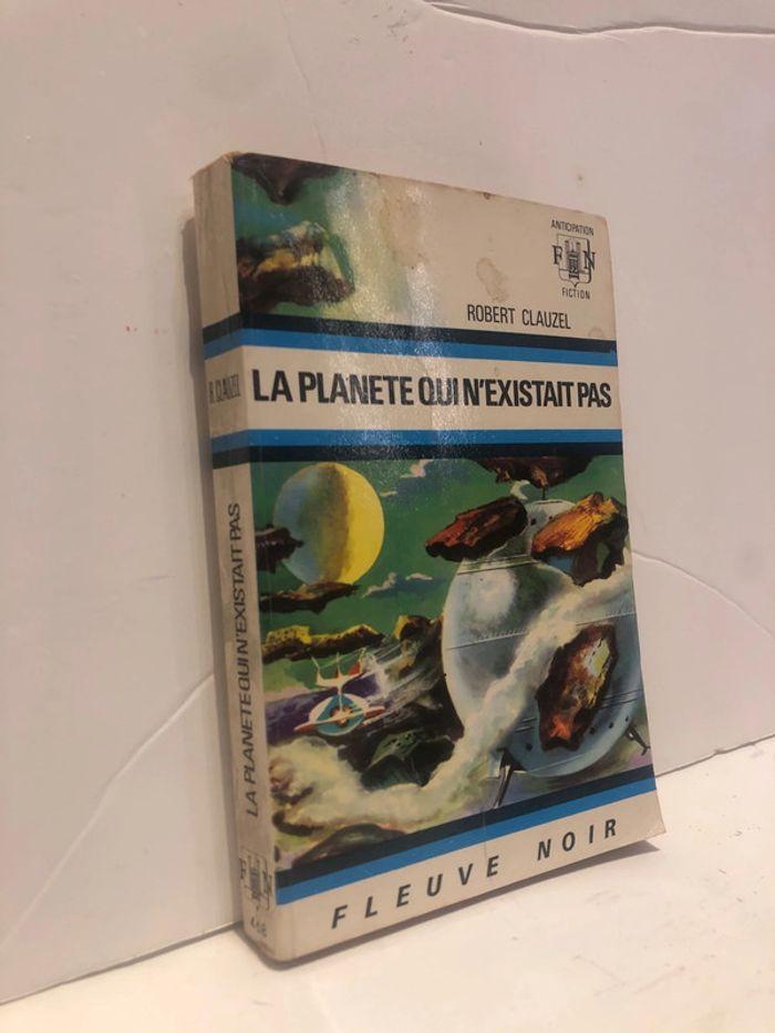 Livre fiction La planète qui n’existait pas Robert Clauzel - photo numéro 2