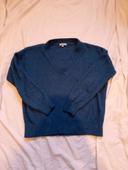 Pull bleu col v