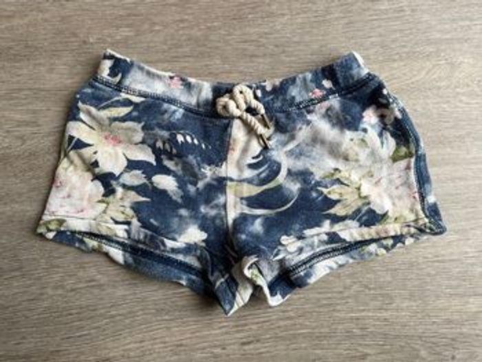 Short fleuri Ralph Lauren 4 ans - photo numéro 1