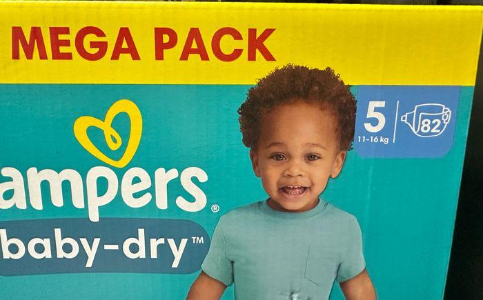 Pampers Baby dry mega pack taille 5 ( 82 couches ) neuf - photo numéro 2