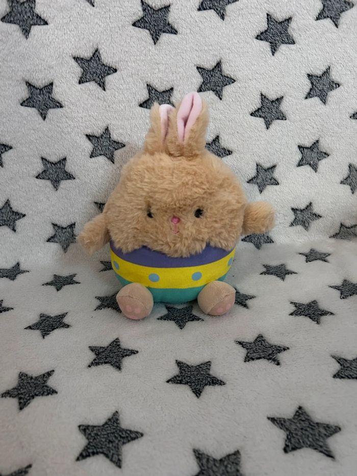 Peluche lapin de Pâques