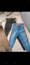 Lot de 2 jeans skinny avec bandes . Taille 38.