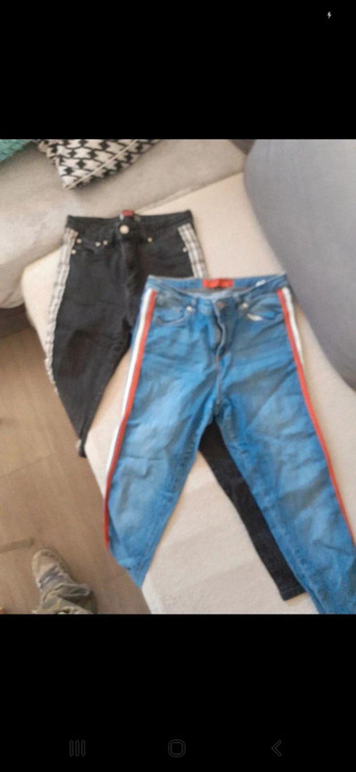 Lot de 2 jeans skinny avec bandes . Taille 38. - photo numéro 1