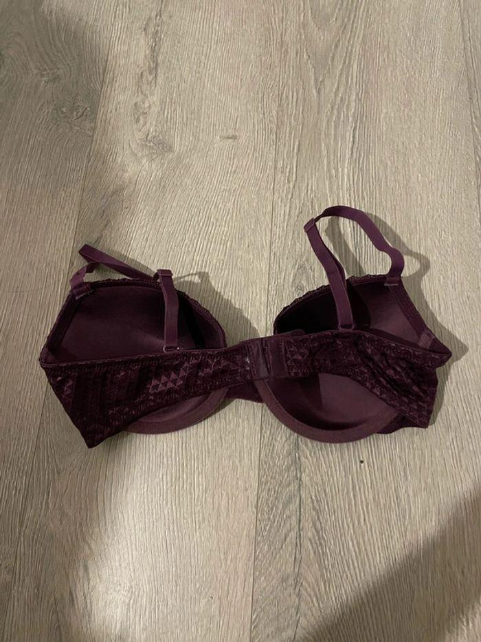 Soutien gorge violet prune satinée à motif taille 90C - photo numéro 3