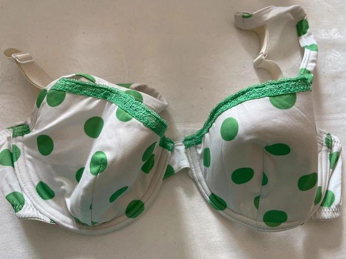 Soutien gorge blanc à pois vert 90C - photo numéro 1