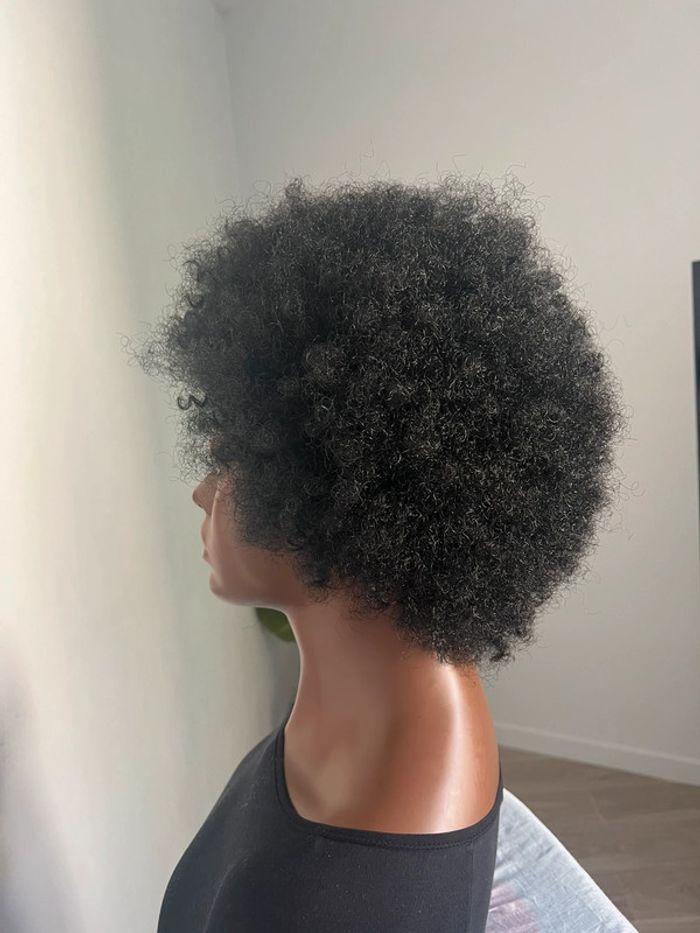 Belle perruque afro frisé - photo numéro 7