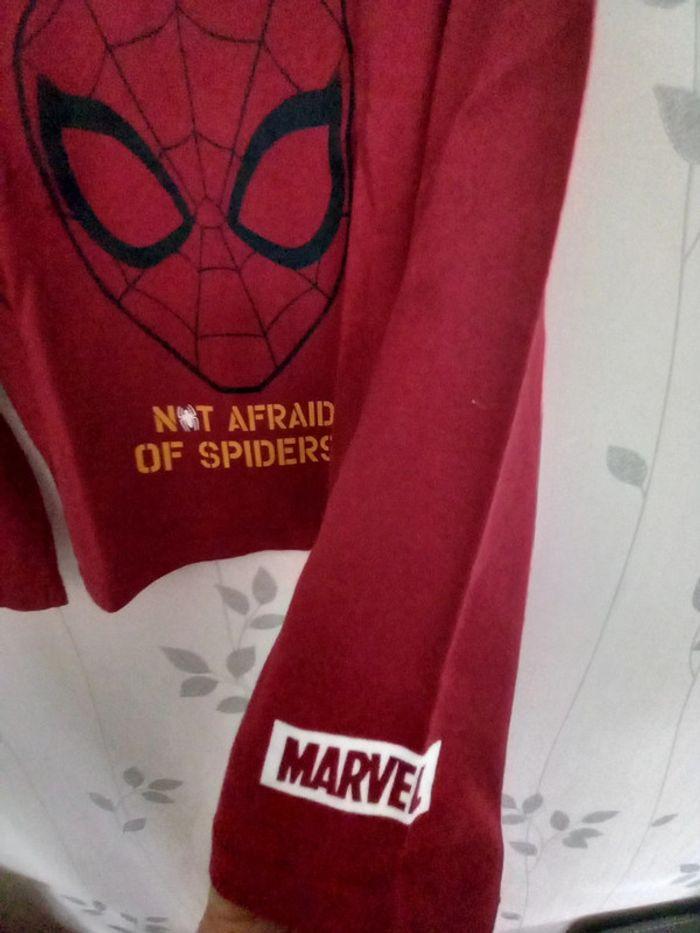 T-shirt manches longues taille 10 ans marque Marvel - photo numéro 3