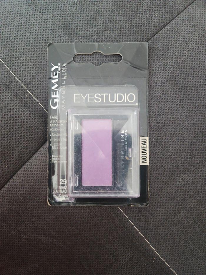 Fard à paupières eyestudio maybelline violet