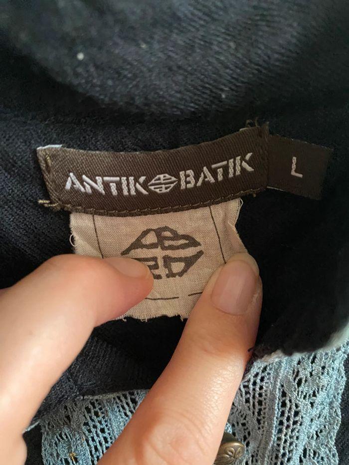 Antik Batik blouse en laine boutonnée bleu marine broderies bleues - photo numéro 3