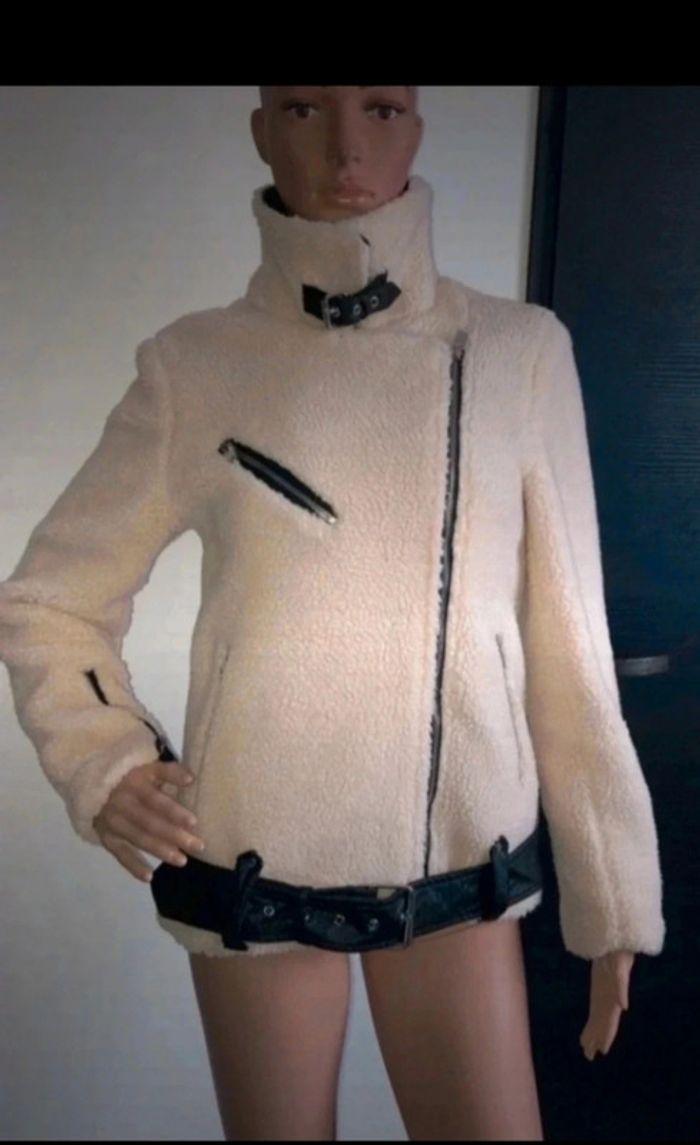 Manteau moumoute jennyfer taille 36 - photo numéro 4