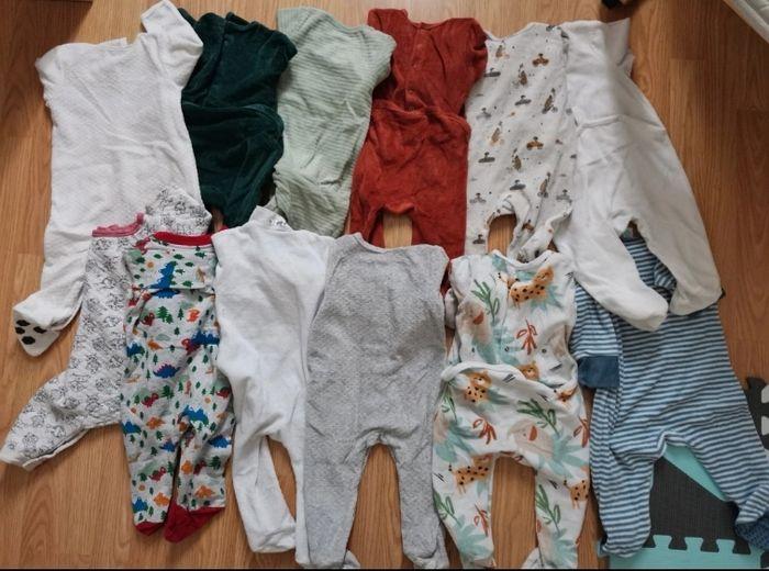 Lot pyjamas velours 12 mois - photo numéro 3