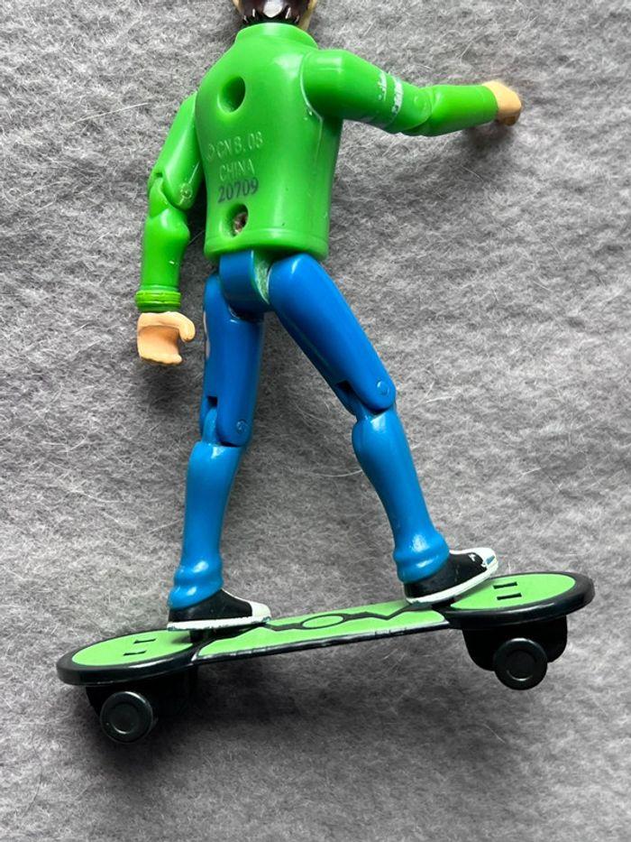 Bandai Ben 10 2008 Rare figurine Ben Tennyson skateboard veste verte - photo numéro 7