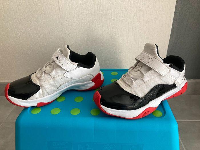 Chaussure Jordan 11 CMFT Low taille 32 - photo numéro 2