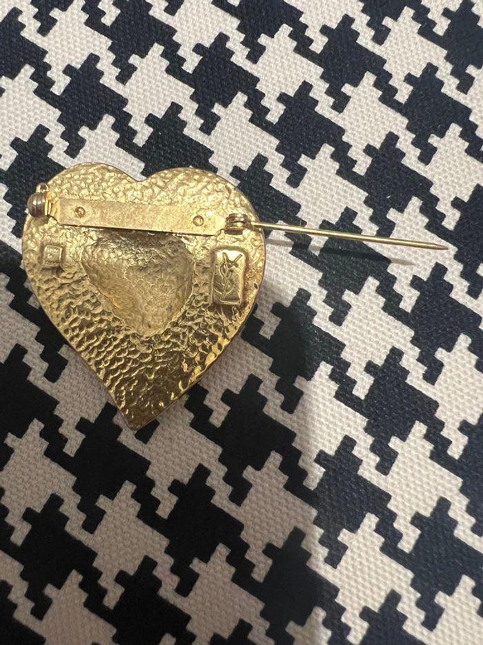 Authentique broche  vintage dorée cœur Yves saint Laurent - photo numéro 7