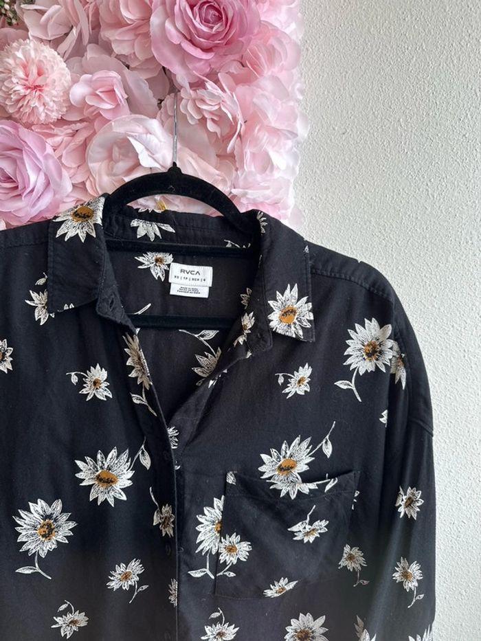 Belle chemise noire à fleurs - Taille XS - Coupe oversize - Marque RCVA - photo numéro 2