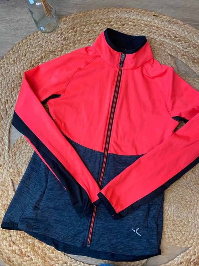 Veste de sport rose fluo et grise Decathlon taille 10-11 ans / 148 cm - photo numéro 2