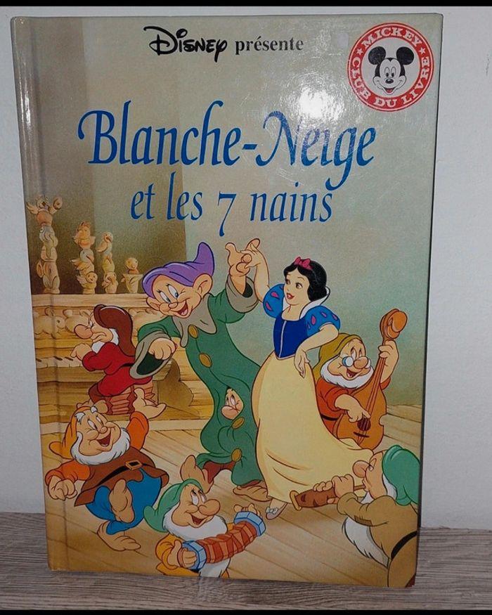 livre. Mickey. club. blanche. Neige et les 7 nains - photo numéro 1