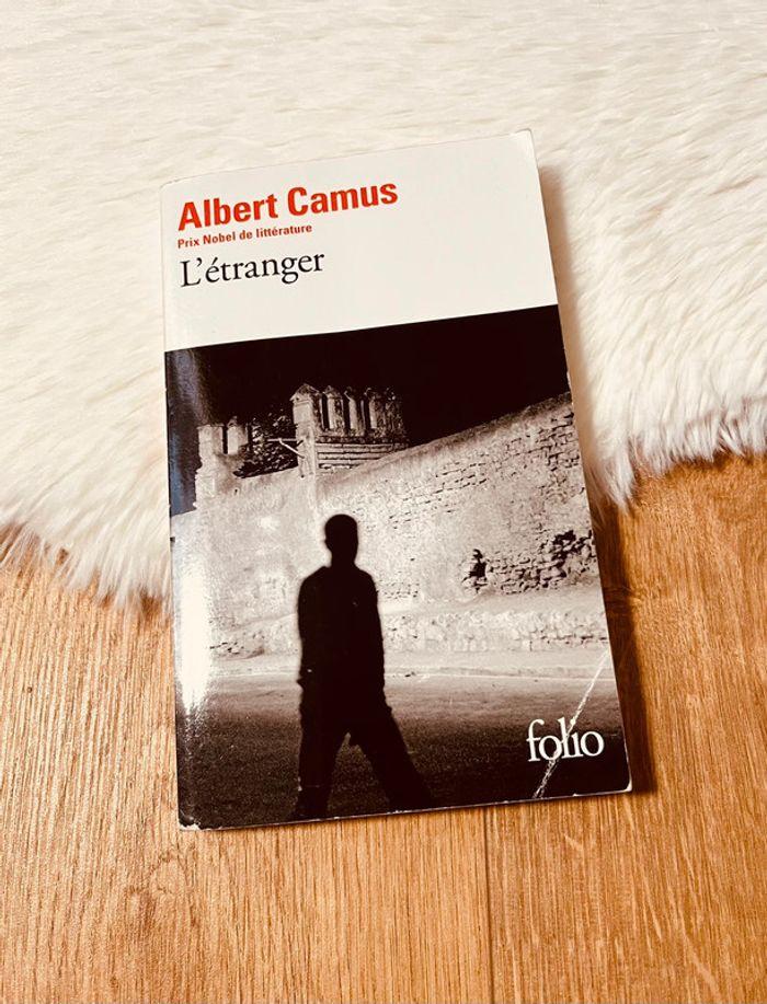 Livre l’Etranger - photo numéro 1