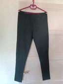 Lot de 2 leggings taille 44/46 neuf